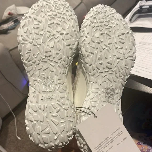 Dior B28 LT Oblique Jacquard white sneaker sz 43. Shoes are brand new/deadstock - Picture 5 of 8